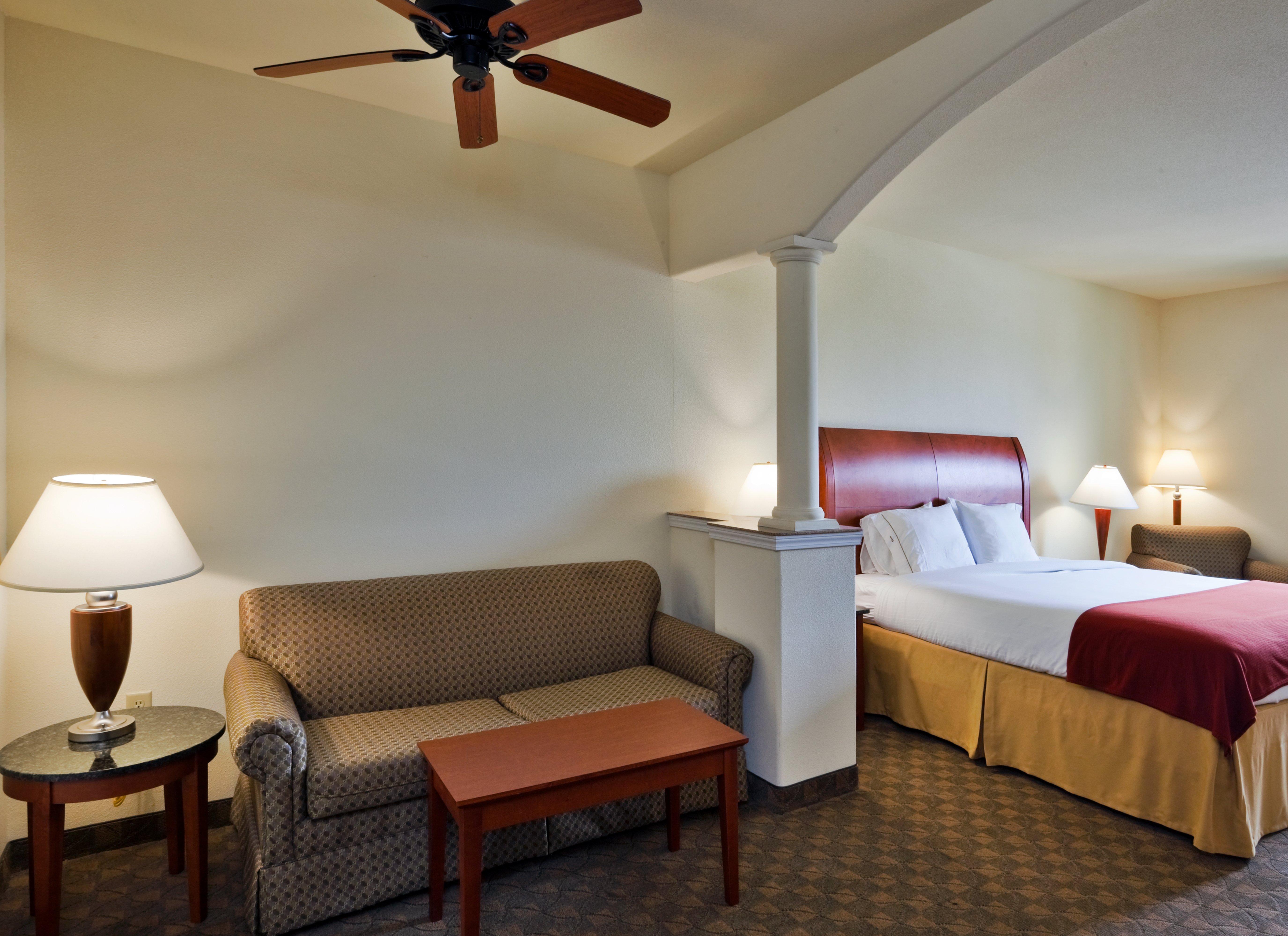 Holiday Inn Express Hotel And Suites Fairfield-North By Ihg Екстер'єр фото