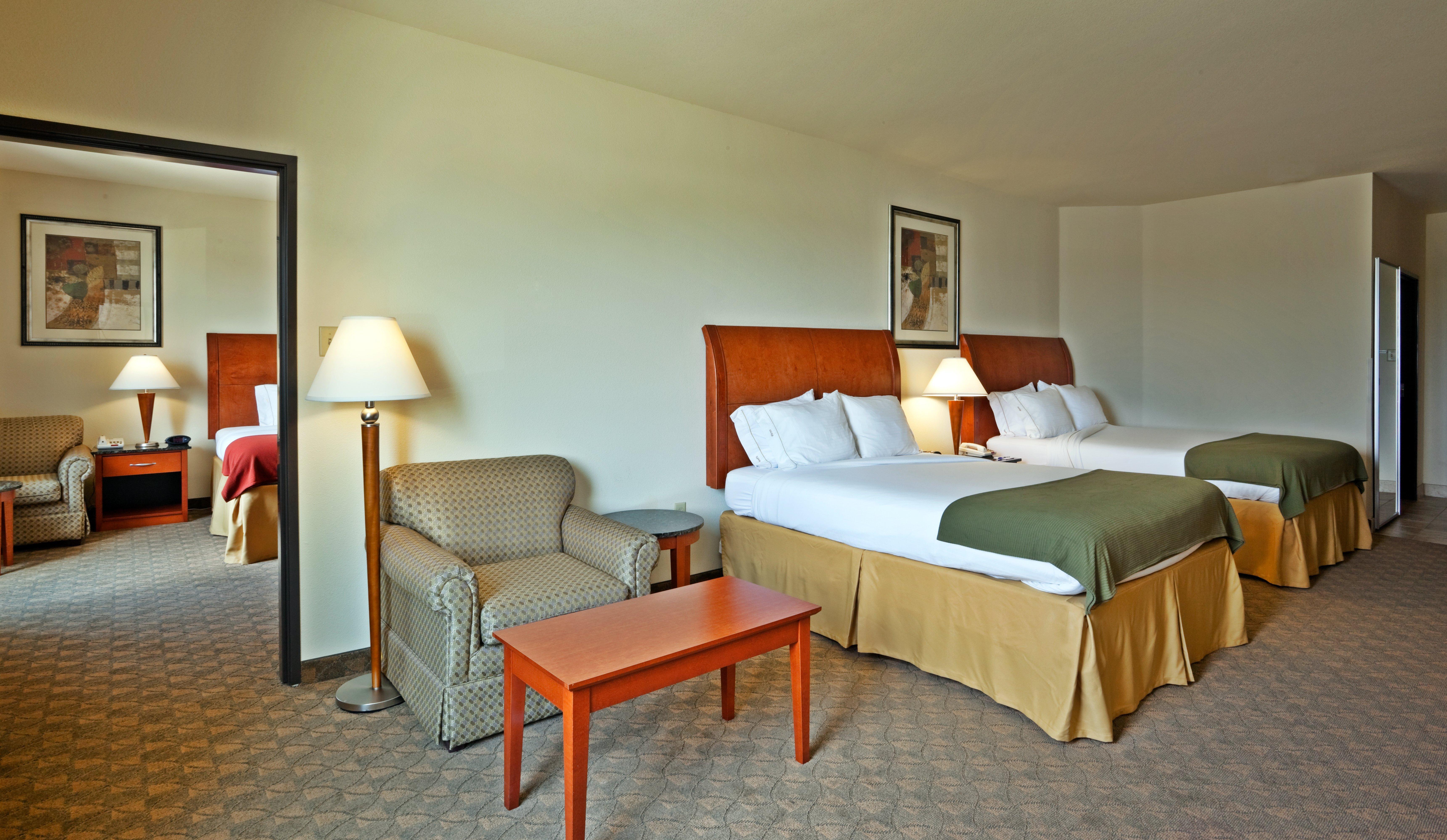 Holiday Inn Express Hotel And Suites Fairfield-North By Ihg Екстер'єр фото