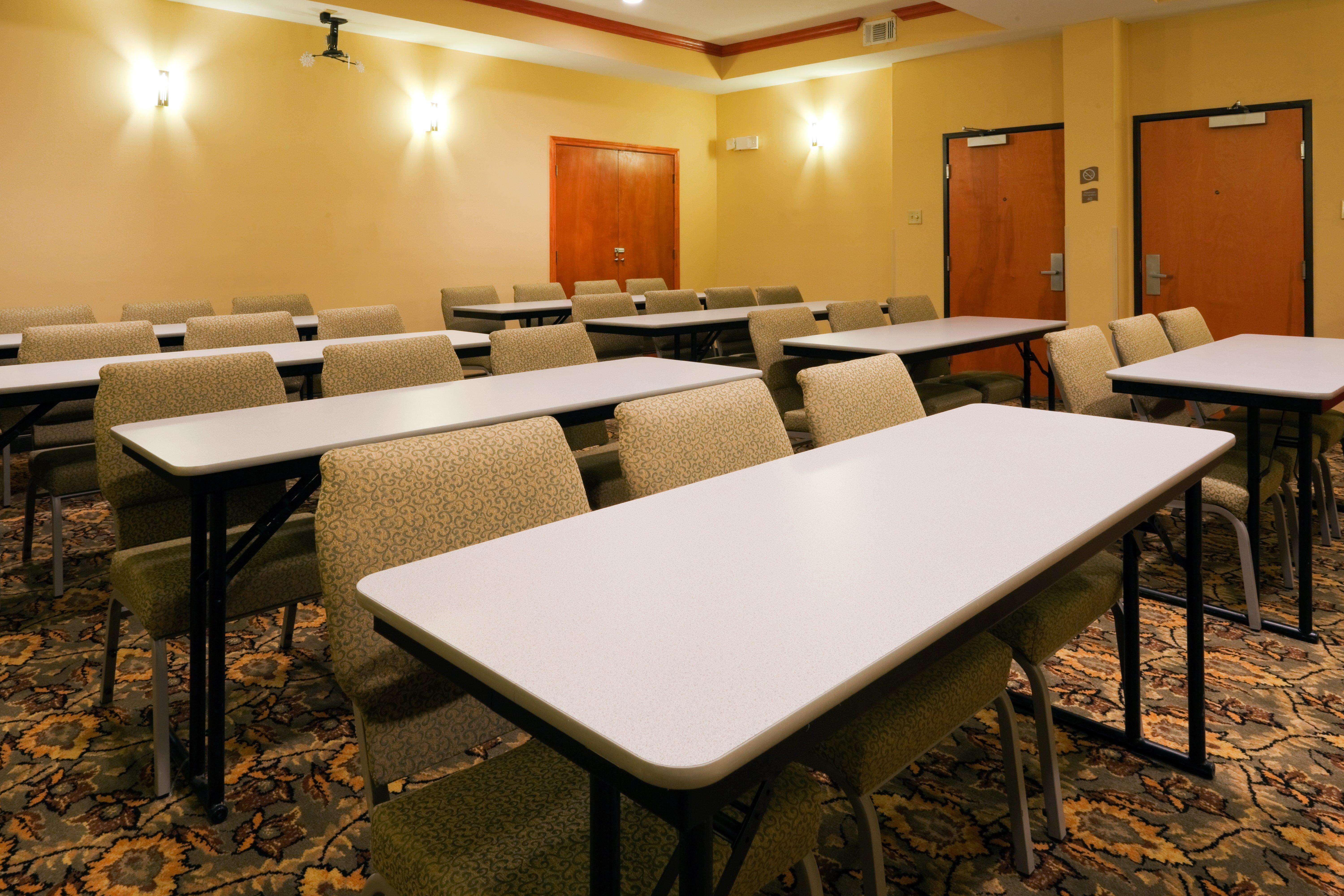 Holiday Inn Express Hotel And Suites Fairfield-North By Ihg Екстер'єр фото