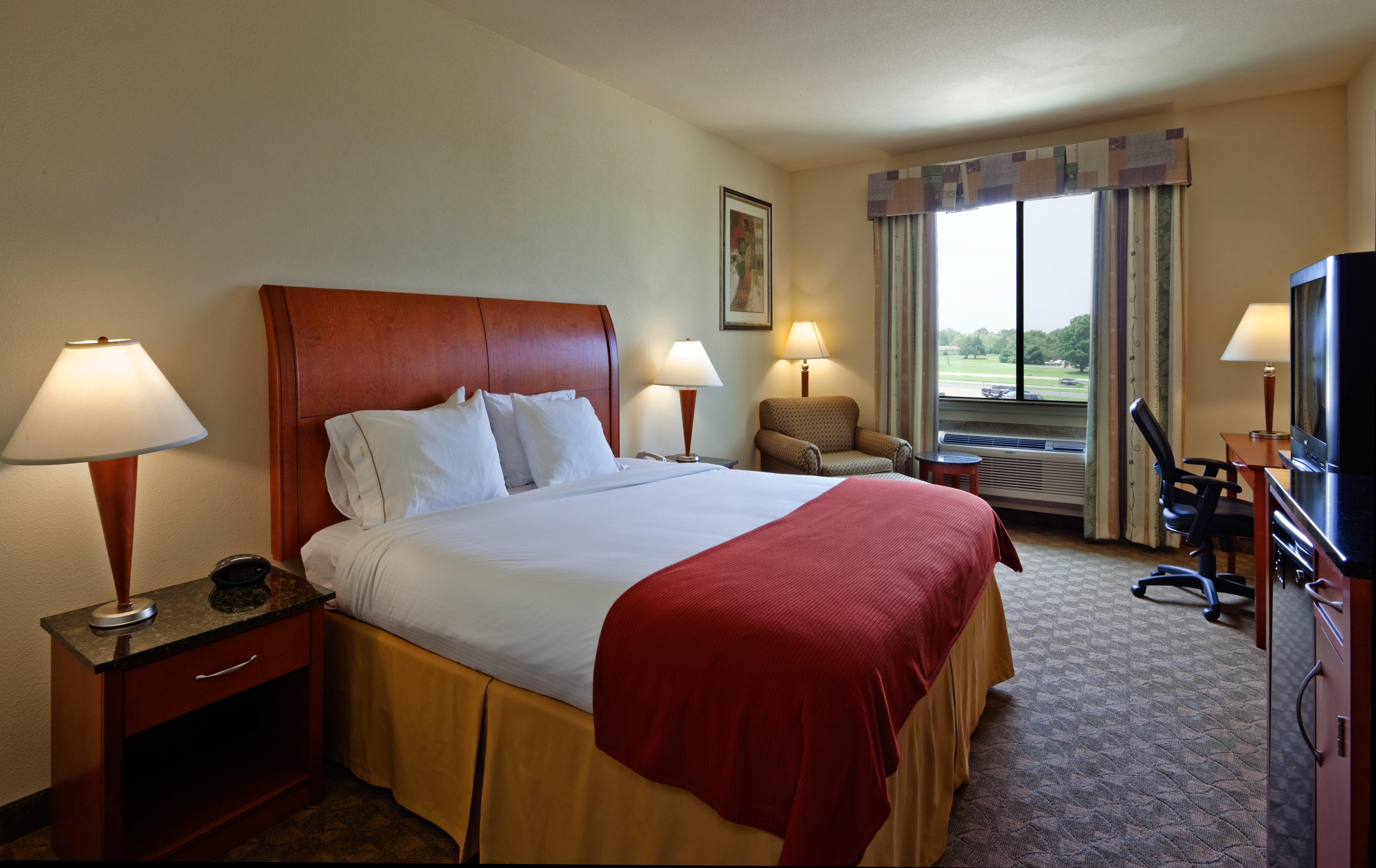 Holiday Inn Express Hotel And Suites Fairfield-North By Ihg Екстер'єр фото