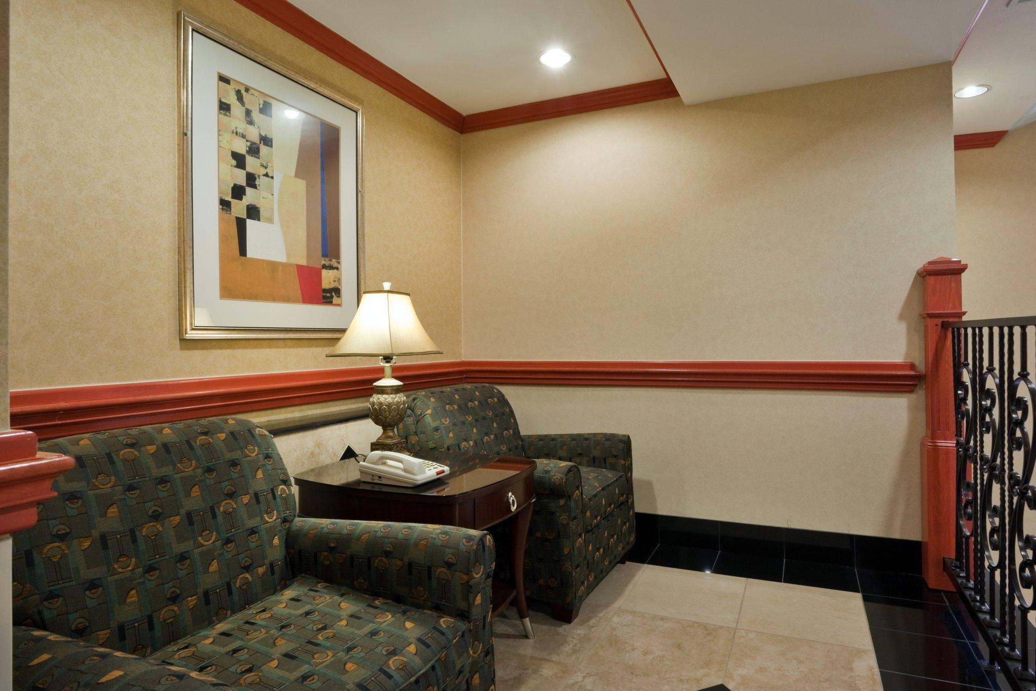 Holiday Inn Express Hotel And Suites Fairfield-North By Ihg Екстер'єр фото