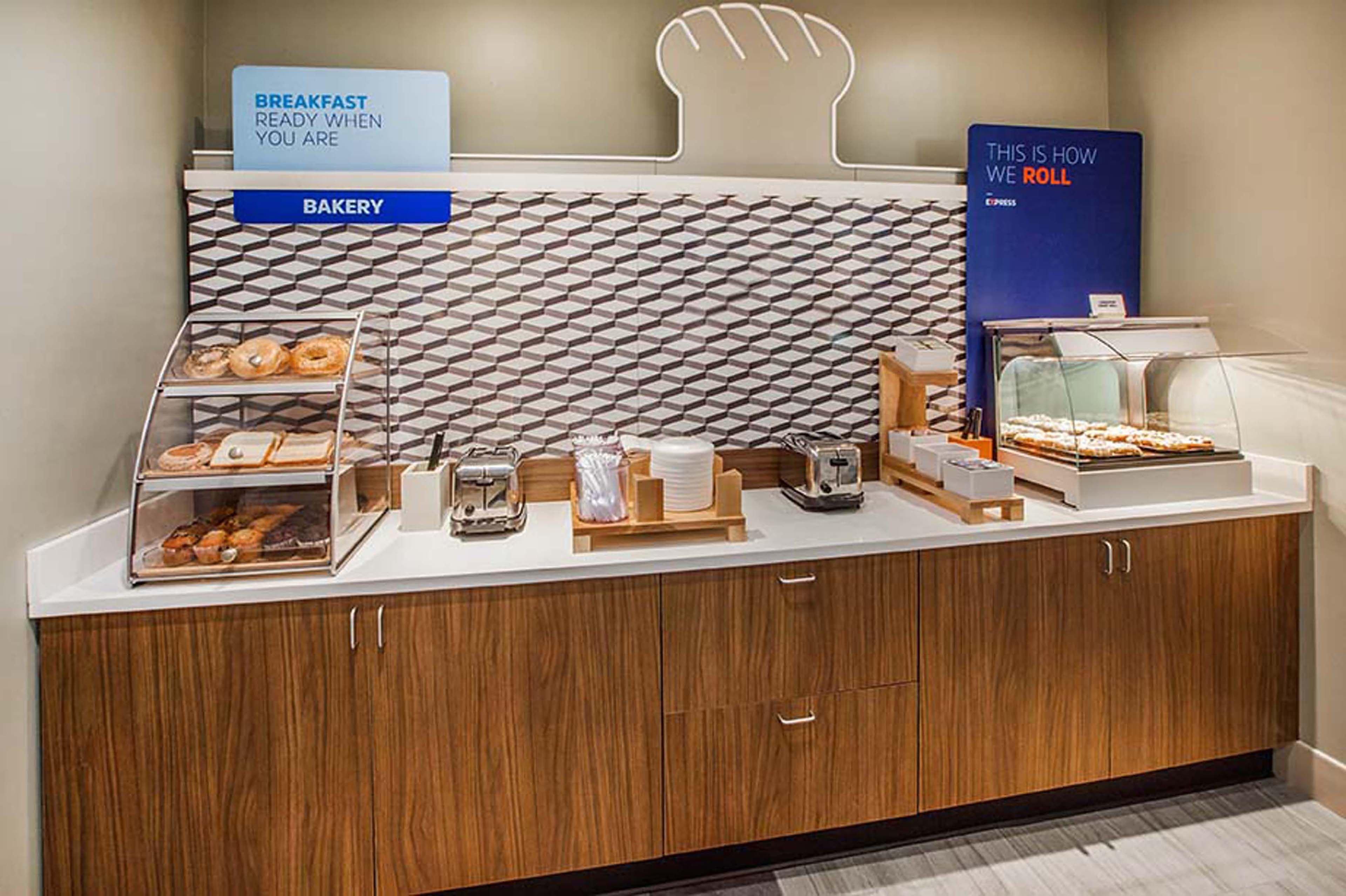 Holiday Inn Express Hotel And Suites Fairfield-North By Ihg Екстер'єр фото