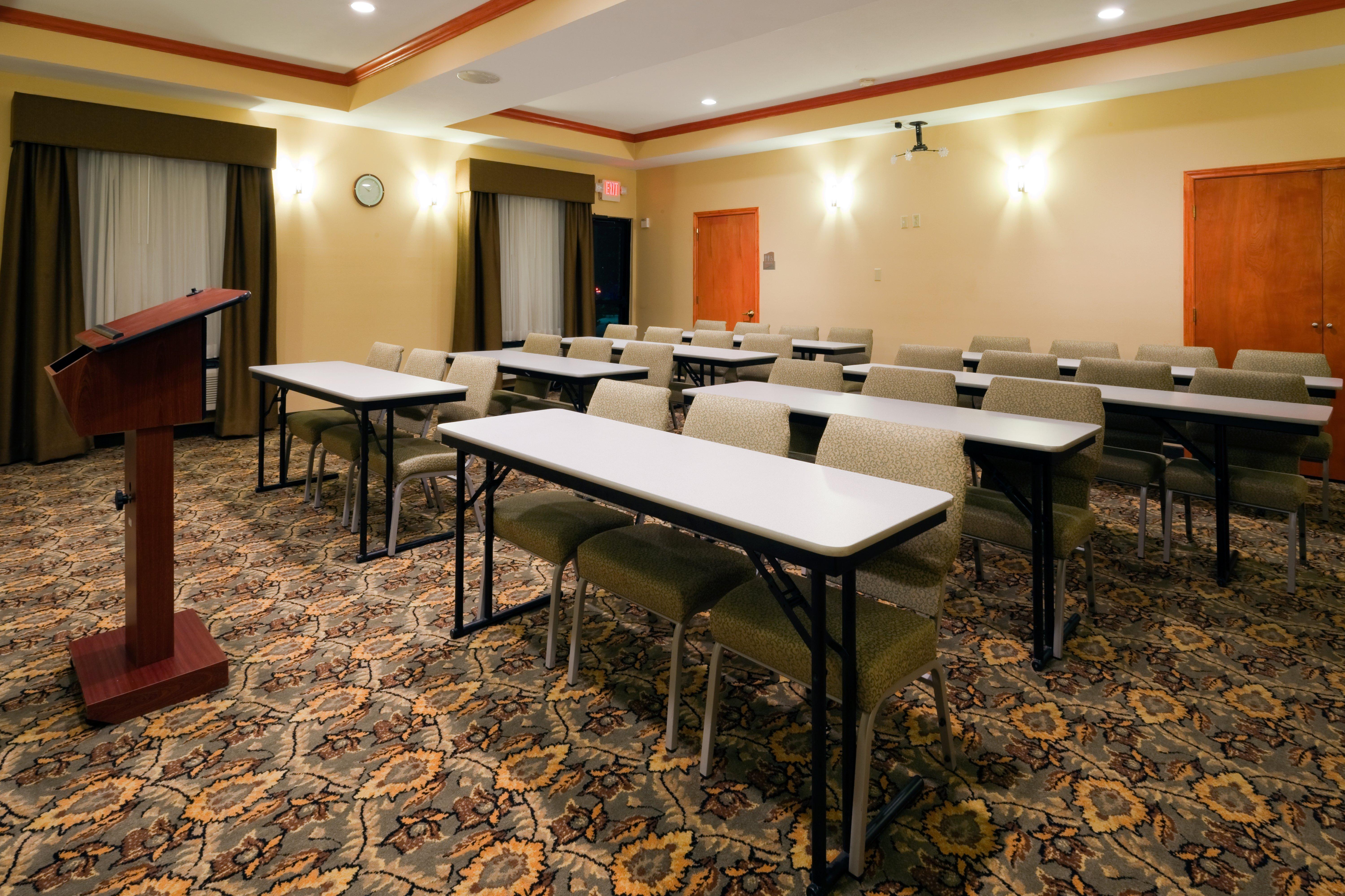 Holiday Inn Express Hotel And Suites Fairfield-North By Ihg Екстер'єр фото