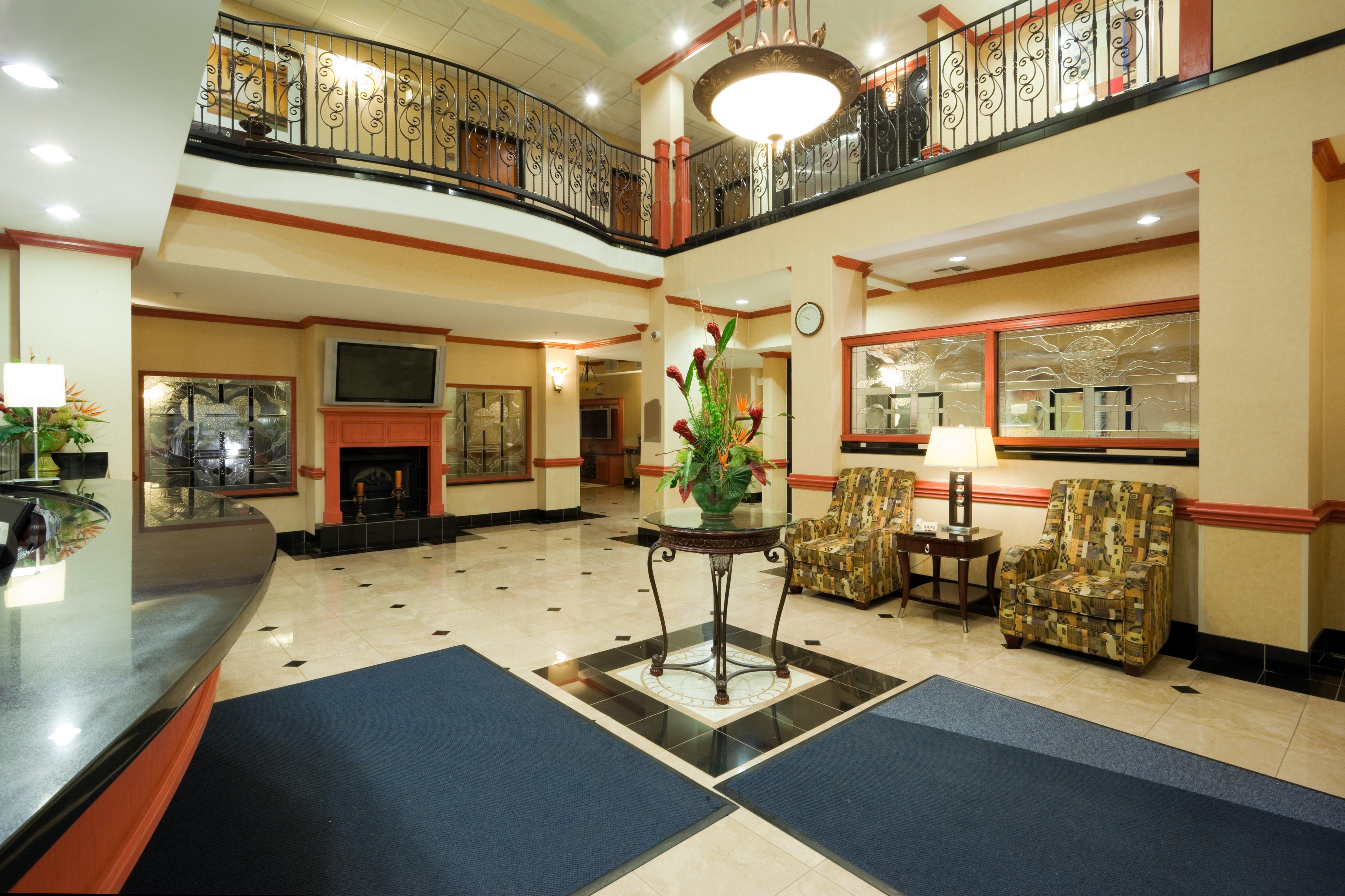 Holiday Inn Express Hotel And Suites Fairfield-North By Ihg Екстер'єр фото